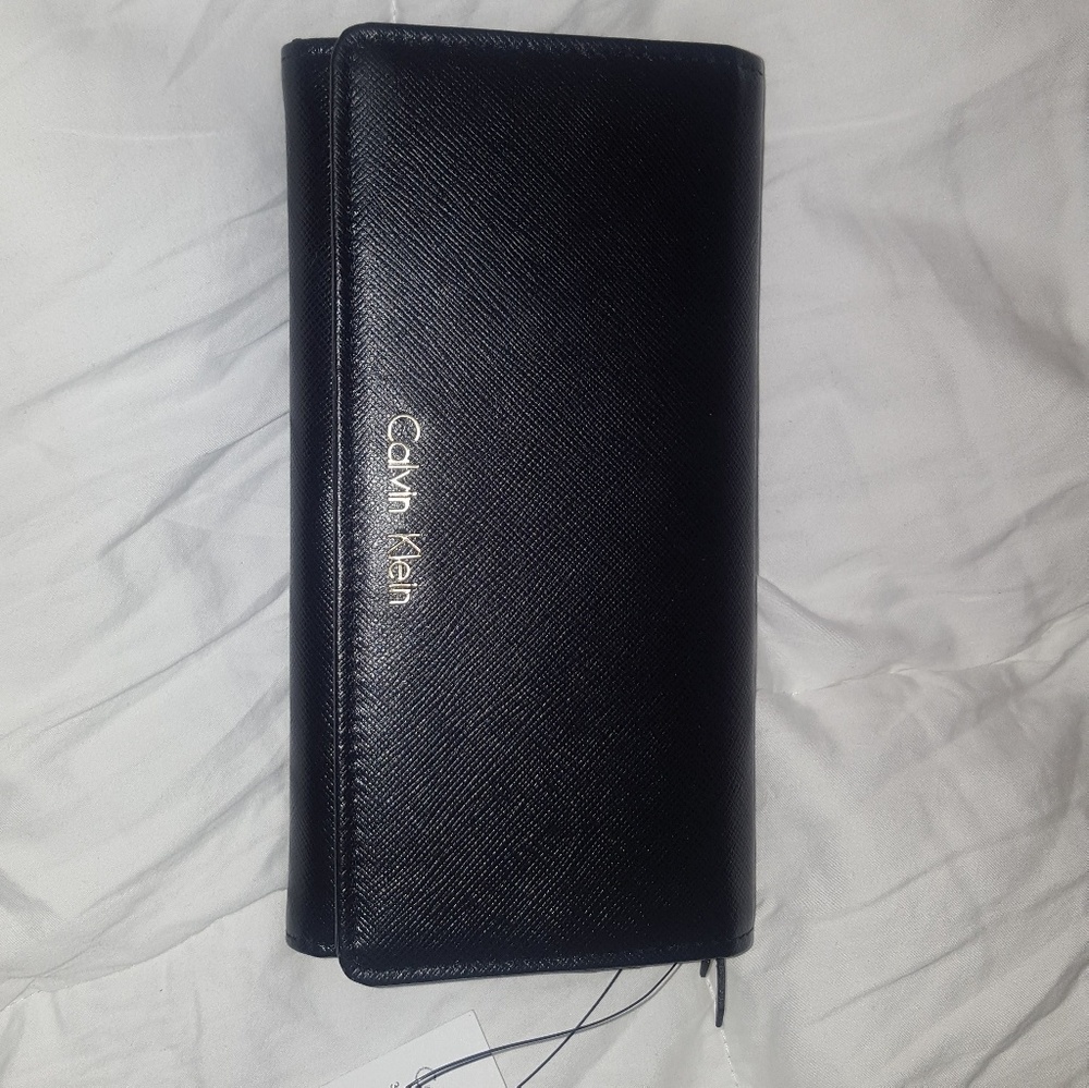 Nwt  Calvin Klein wallet